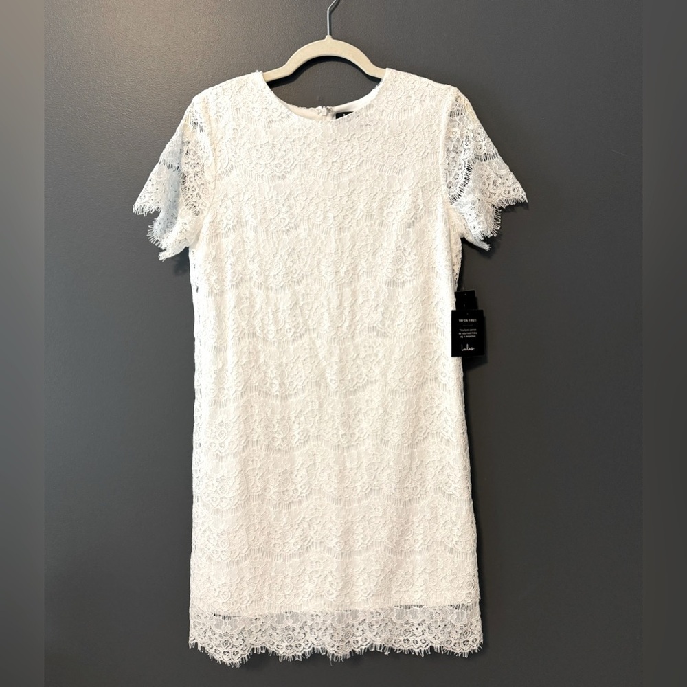 Lulu’s White Lace Short Sleeved Dress. Size Small. New with tags.
